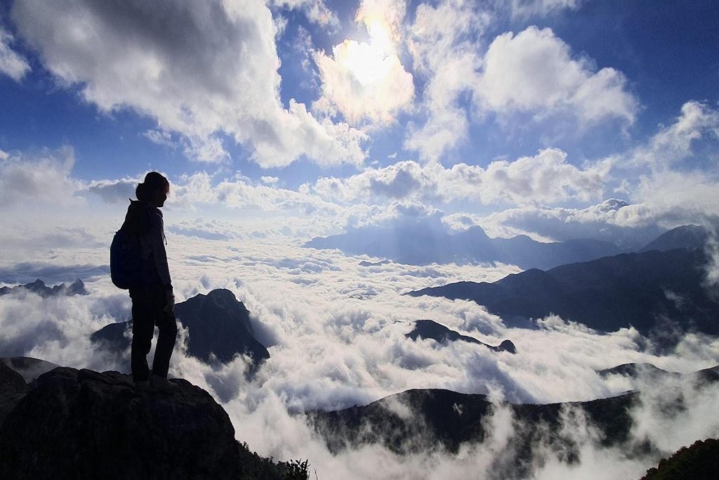 Chinh phục vẻ đẹp nên thơ nhất vùng Tây Bắc với đỉnh Ky Quan San hikking trekking