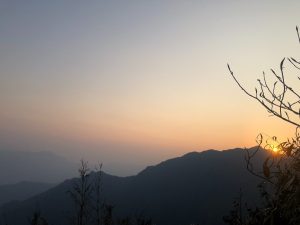 Hoàng-hôn-buông-xuống-trên-đỉnh-Putaleng