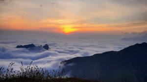 Khoảnh-khắc-chứng-kiến-những-tia-sáng-đầu-tiên-trong-ngày