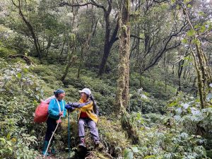 Potter-người-bản-địa-hỗ-trợ-nhiệt-tình-cho-hành-trình-trekking