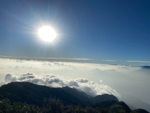 Đại-tiệc-mây-trắng-trên-đỉnh-Lảo-Thẩn