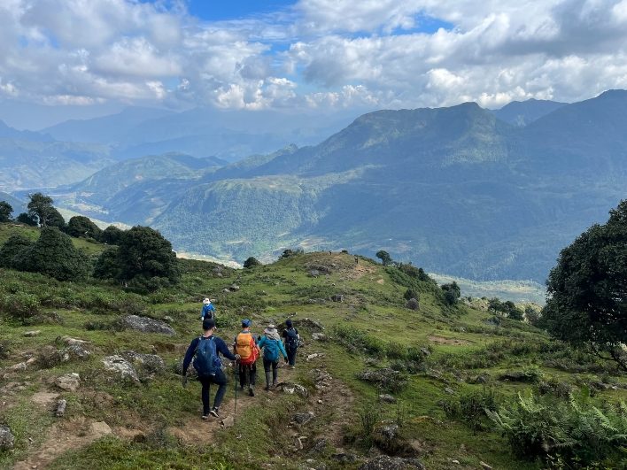 Khung cảnh rộng lên hùng vĩ trong tour Nhìu Cồ San