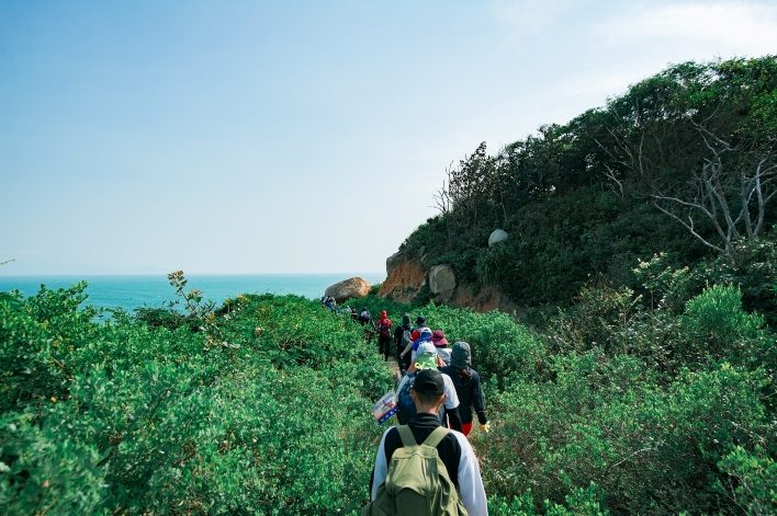 Chuẩn bị đồ dùng cần thiết cho tour