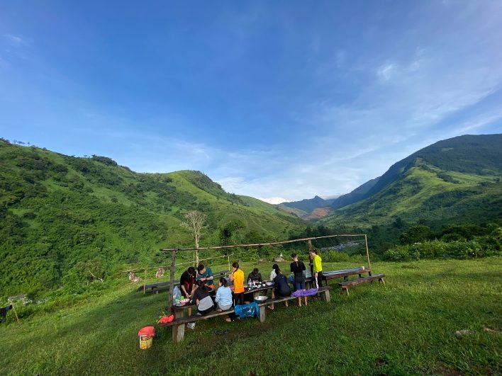 Thưởng thức bữa tiệc dân dã trên thảo nguyên