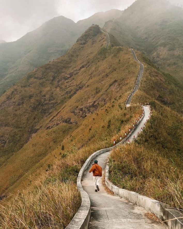 Sống lưng khủng long tại Bình Liêu