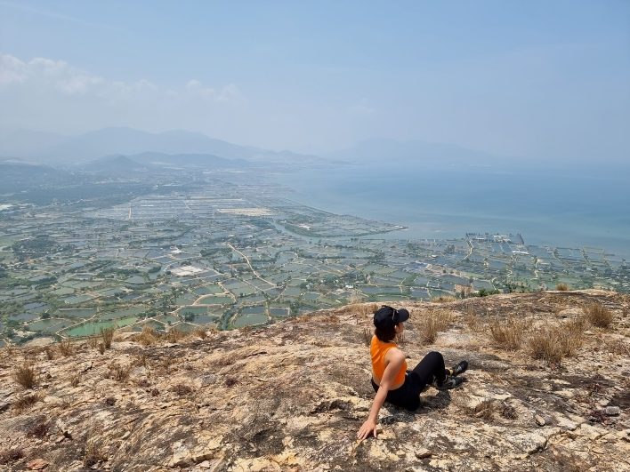 View ngắm toàn cảnh từ trên cao trong tour Ngũ Long Công Chúa
