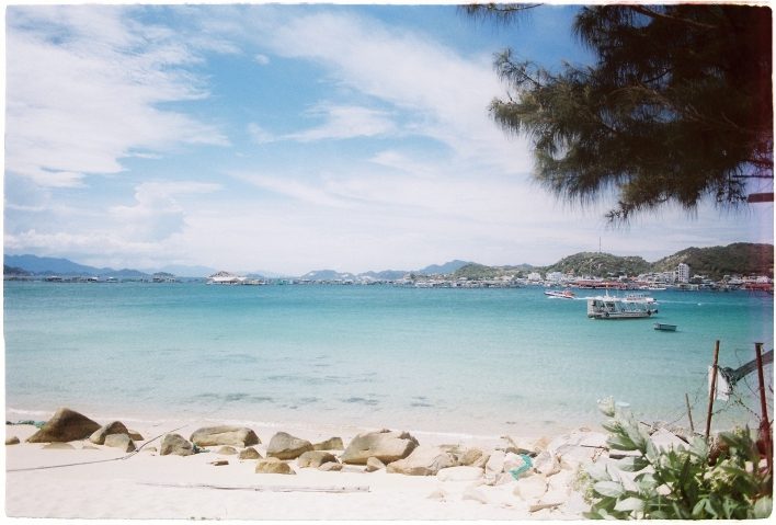 Biển Bình Hưng xinh đẹp - điểm đến trong tour Ngũ Long Công Chúa