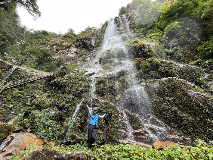 Chiêm ngưỡng Thác Ong chúa trong tour Nhìu Cồ San
