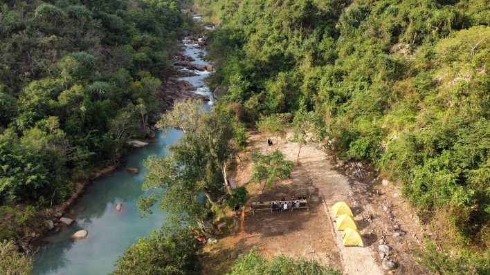 Không gian bãi trại trong tour hiking Ngũ Long Công Chúa