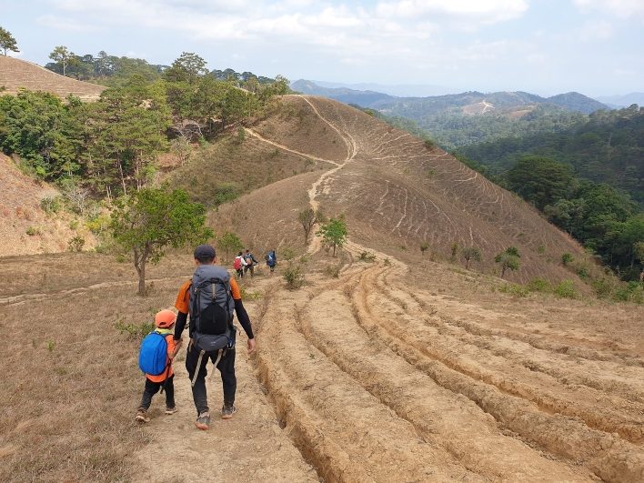 Hiking Tà Năng - Phan Dũng cùng con