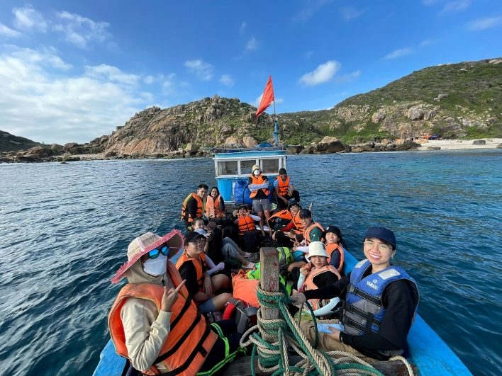Chi phí tour Cực Đông bao gồm phương tiện di chuyển