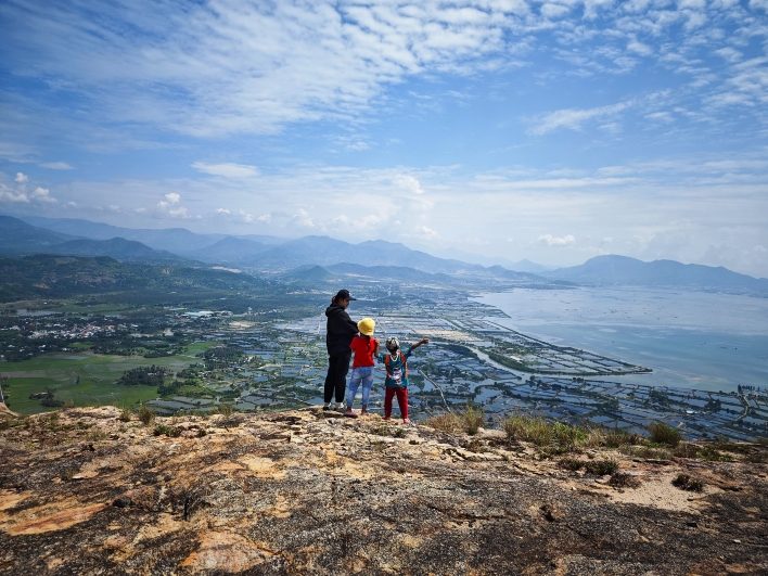 Ngắm toàn cảnh Ninh Thuận từ trên cao trong tour Ngũ Long Công Chúa