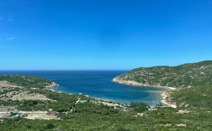 Vịnh Cam Ranh nhìn từ xa