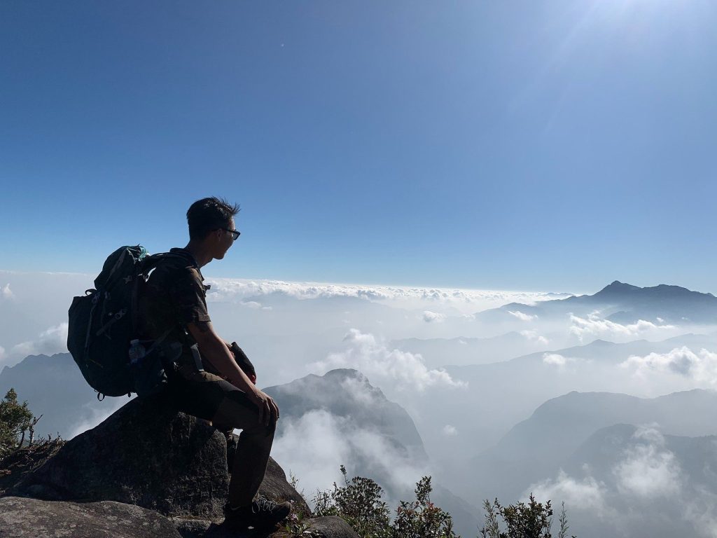 Trekking đỉnh núi Ky Quan San với Tổ Ong