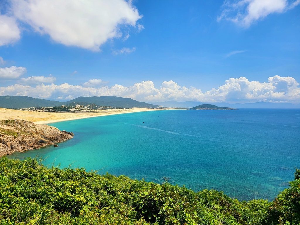 Khung cảnh trong veo tuyệt đẹp tại Cực Đông 