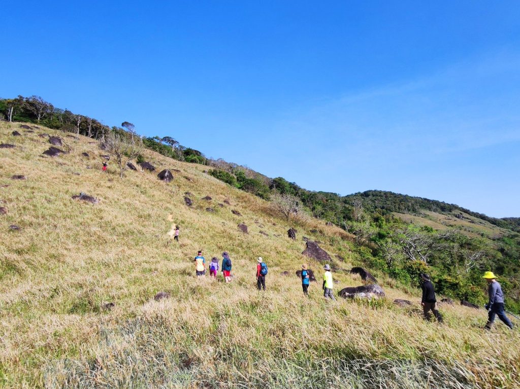 Một con dốc cao trong tour Núi Chúa Ninh Thuận
