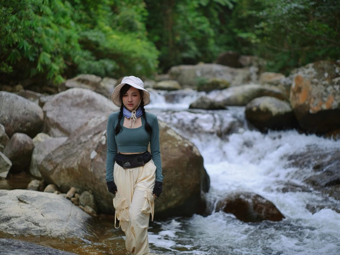 Du lịch Nha Trang 2 ngày 1 đêm - Nature Walking Hòn Bà của Tổ ong Adventure
