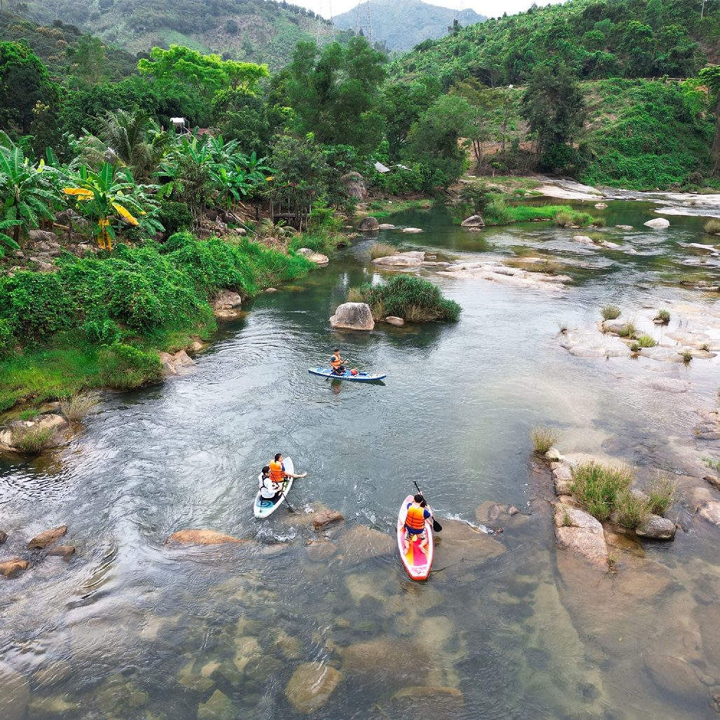 Tham quan hồ Suối Dầu