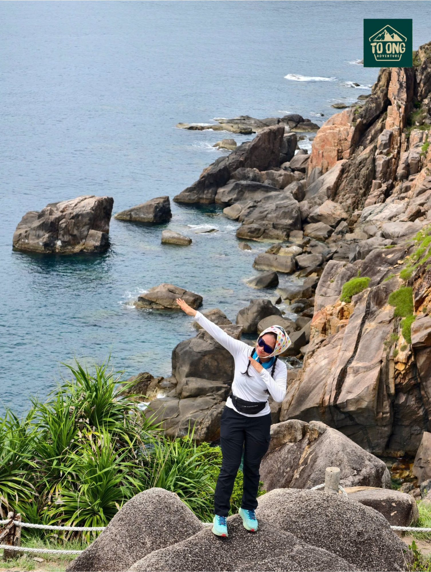 Hòa mình vào biển tại đảo Hòn Nưa